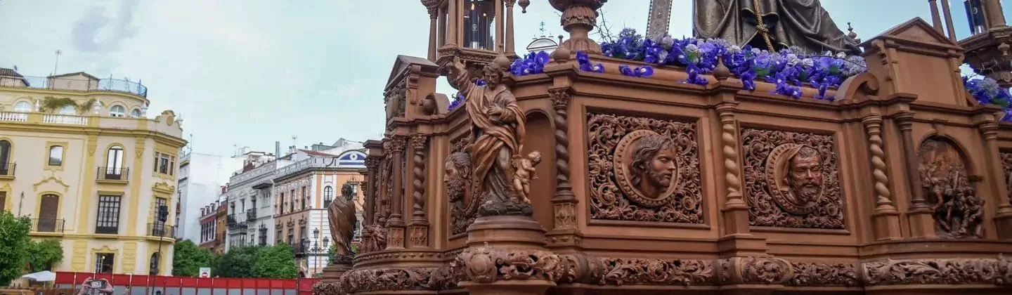 Paso procesional del Santísimo Cristo de la Corona