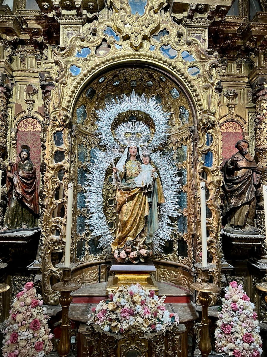 Nuestra Señora del Rosario, imagen titular de la Hermandad de Sevilla