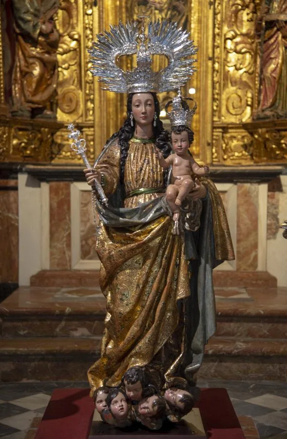 Nuestra Señora del Rosario, vista frontal de la imagen procesional